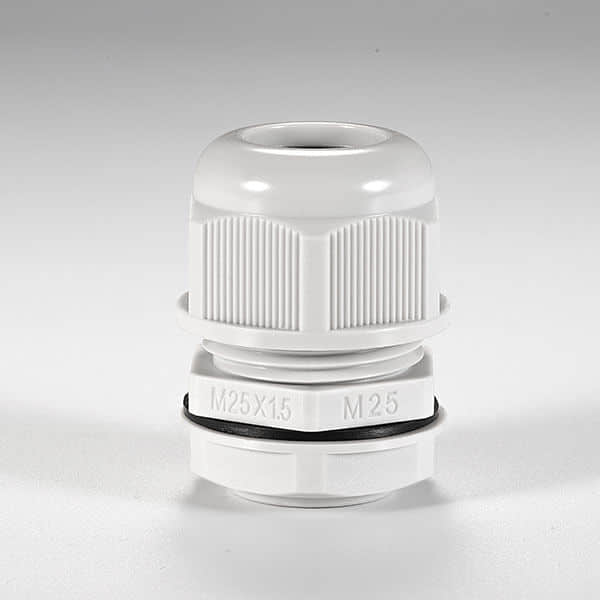 品基电子：抗紫外线电缆接头的耐候之选