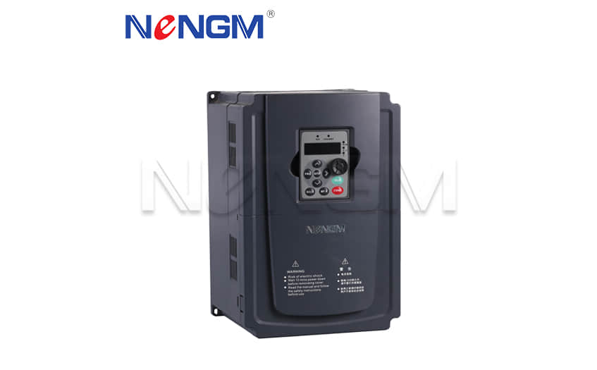 帮我写一篇关于通用矢量变频器厂家的700个字中文原创的文章，并在文章前面配上一个标题，标题前面加上“标题”两字