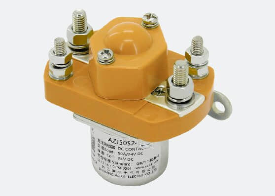 帮我写一篇关于充电桩直流接触器的700个字中文原创的文章，并在文章前面配上一个标题，标题前面加上“标题”两字